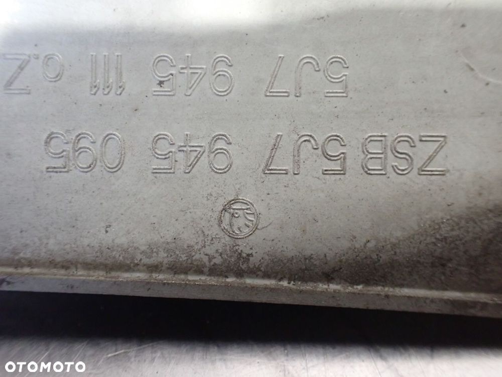 LAMPA LEWA TYLNA SKODA ROOMSTER PREMIA 1.4 - 5