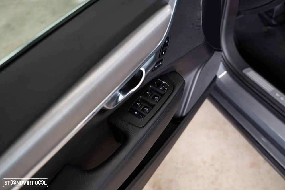 Volvo S90 2.0 D4 Momentum Geartronic - 15