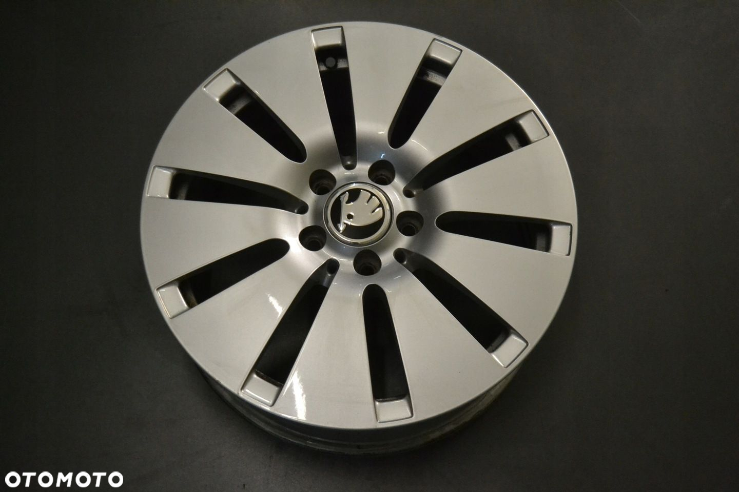Felgi 17 5x112 Skoda Octavia II III F6071-31 - 5