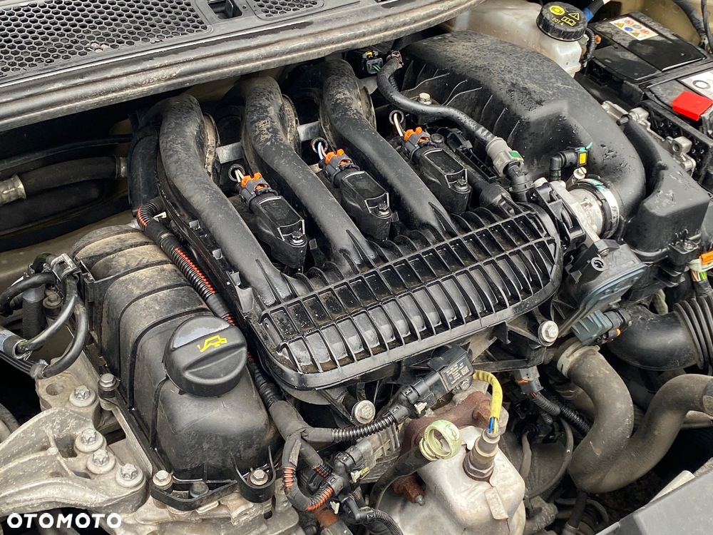 Peugeot 208 1.2 PureTech Like S&S - 5