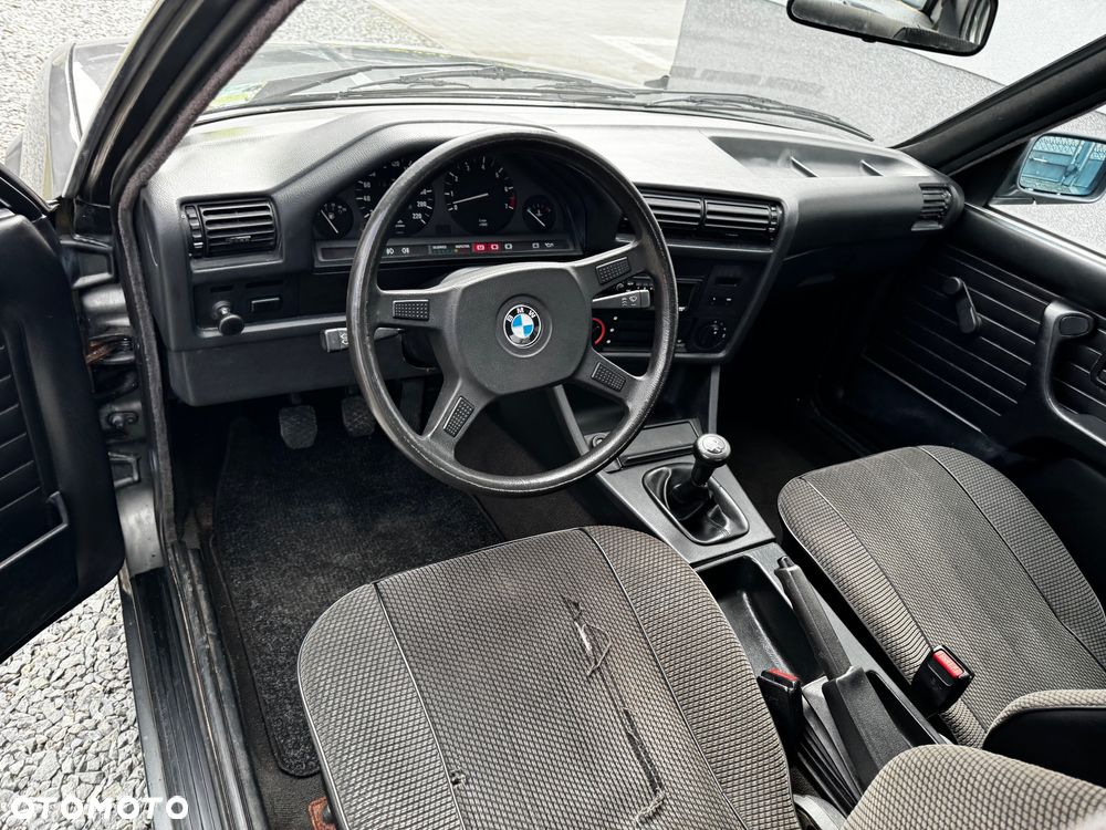 BMW Seria 3 318i - 15