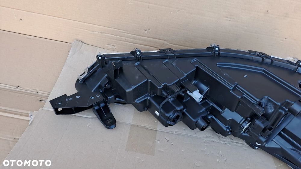 TOYOTA COROLLA CROSS FULL LED LEWA LAMPA PRZÓD EUROPA HASCO 16-184 UŻYWANA - 9