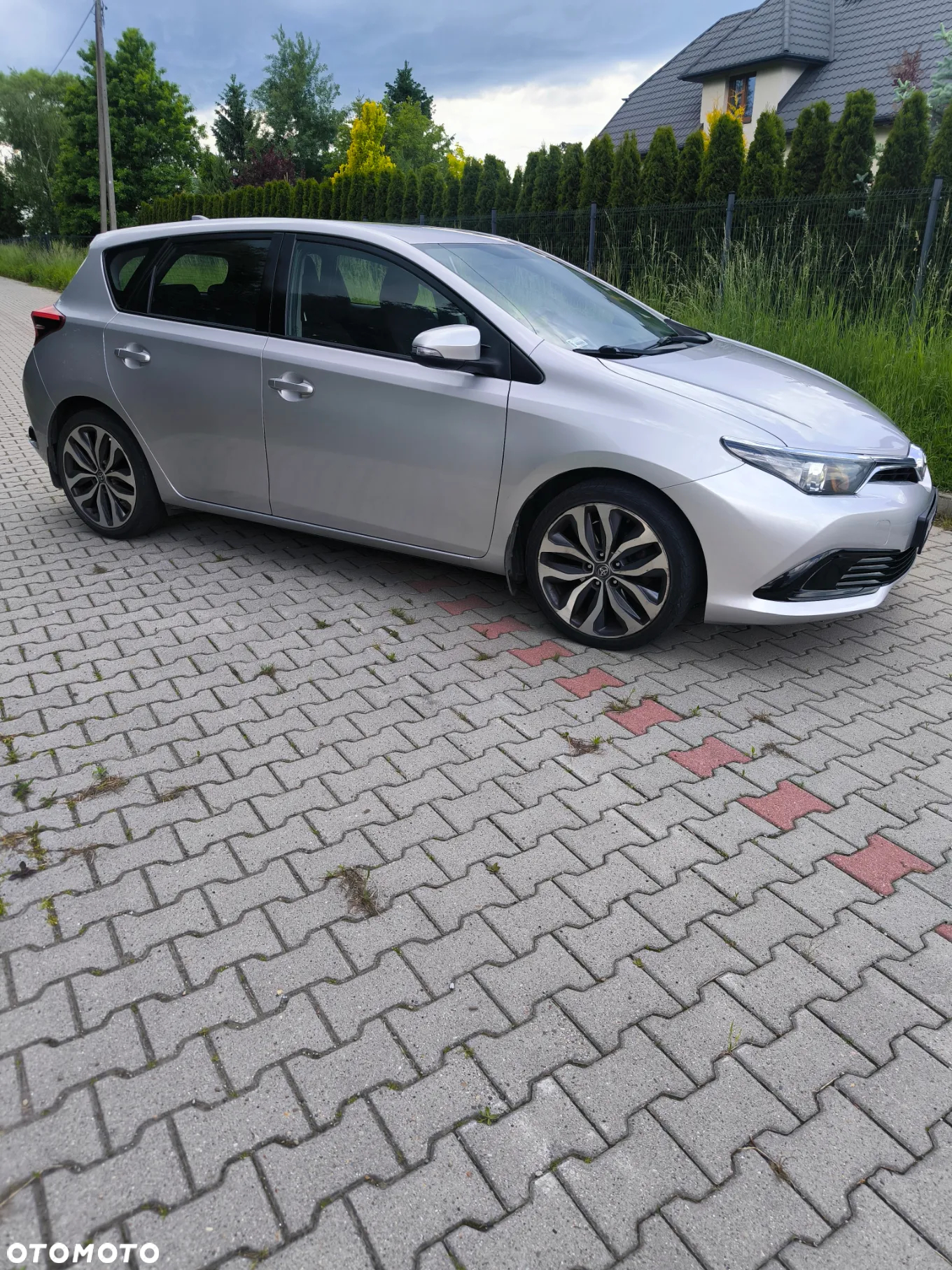 Toyota Auris - 4