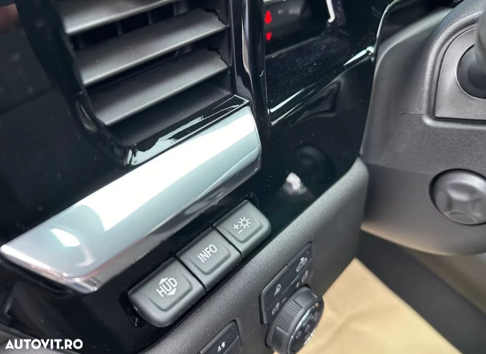 Chevrolet Silverado - 21