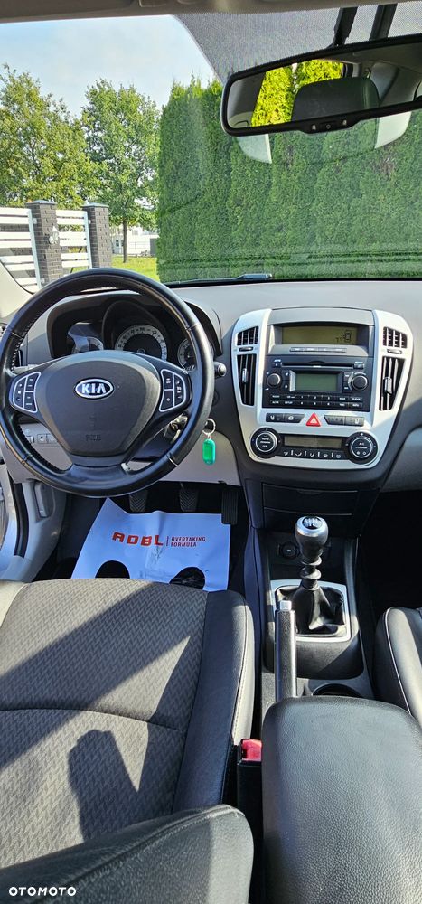 Kia Ceed 1.6 CRDi Dream-Team Edition - 13