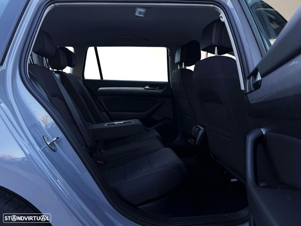 VW Passat Variant 2.0 TDi Business DSG - 13