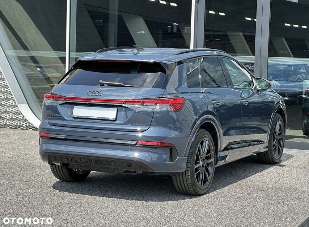 Audi Q4 e-tron - 8