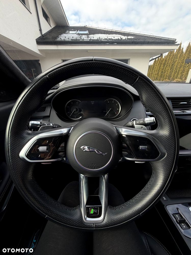 Jaguar E-Pace - 12