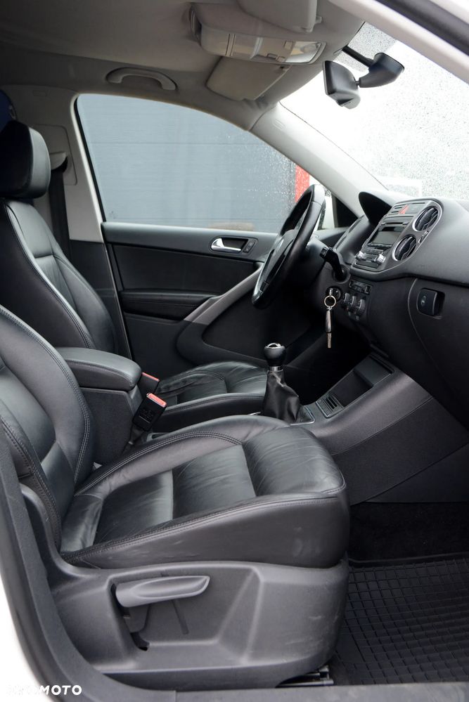 Volkswagen Tiguan - 14