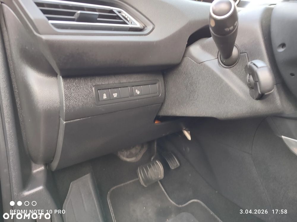 Peugeot 308 BlueHDi 150 Automatik Stop & Start Niveau 2 Business-Line - 19