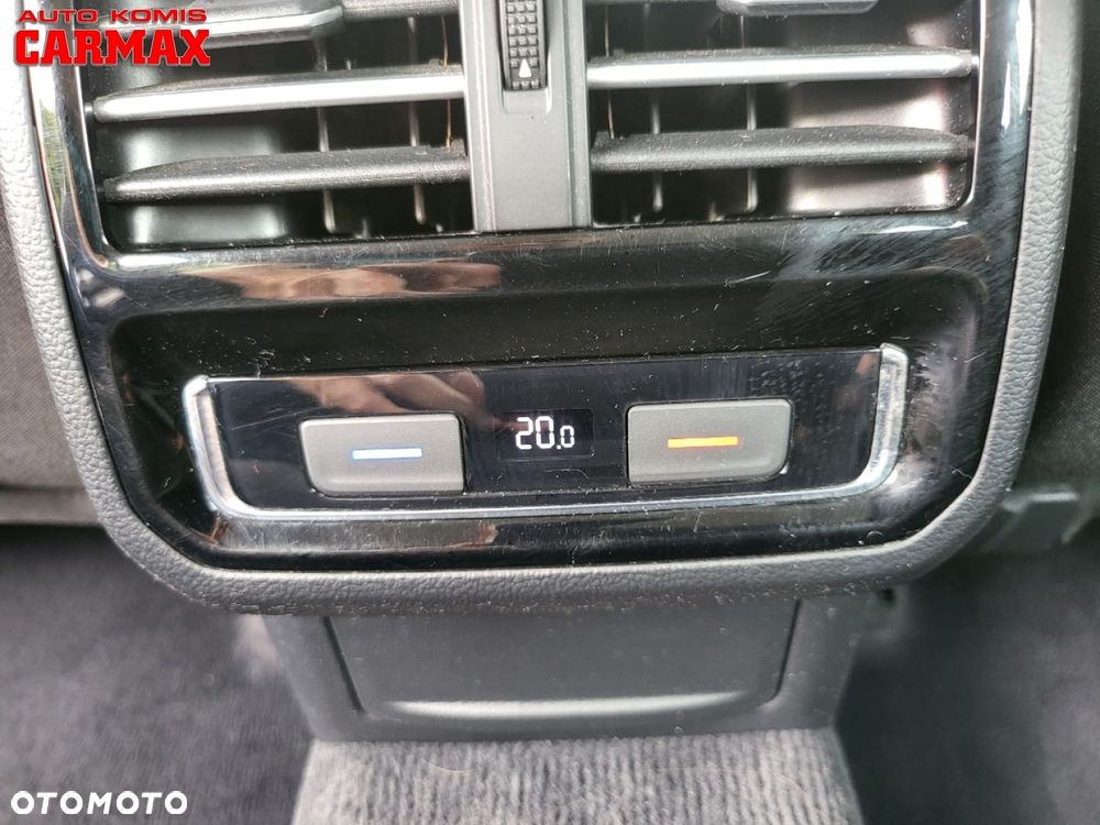 Volkswagen Passat - 31