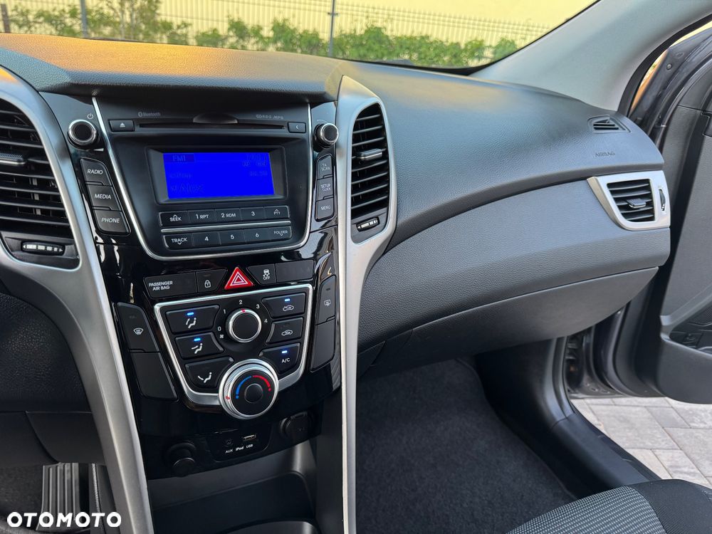 Hyundai i30 1.6 Comfort - 25