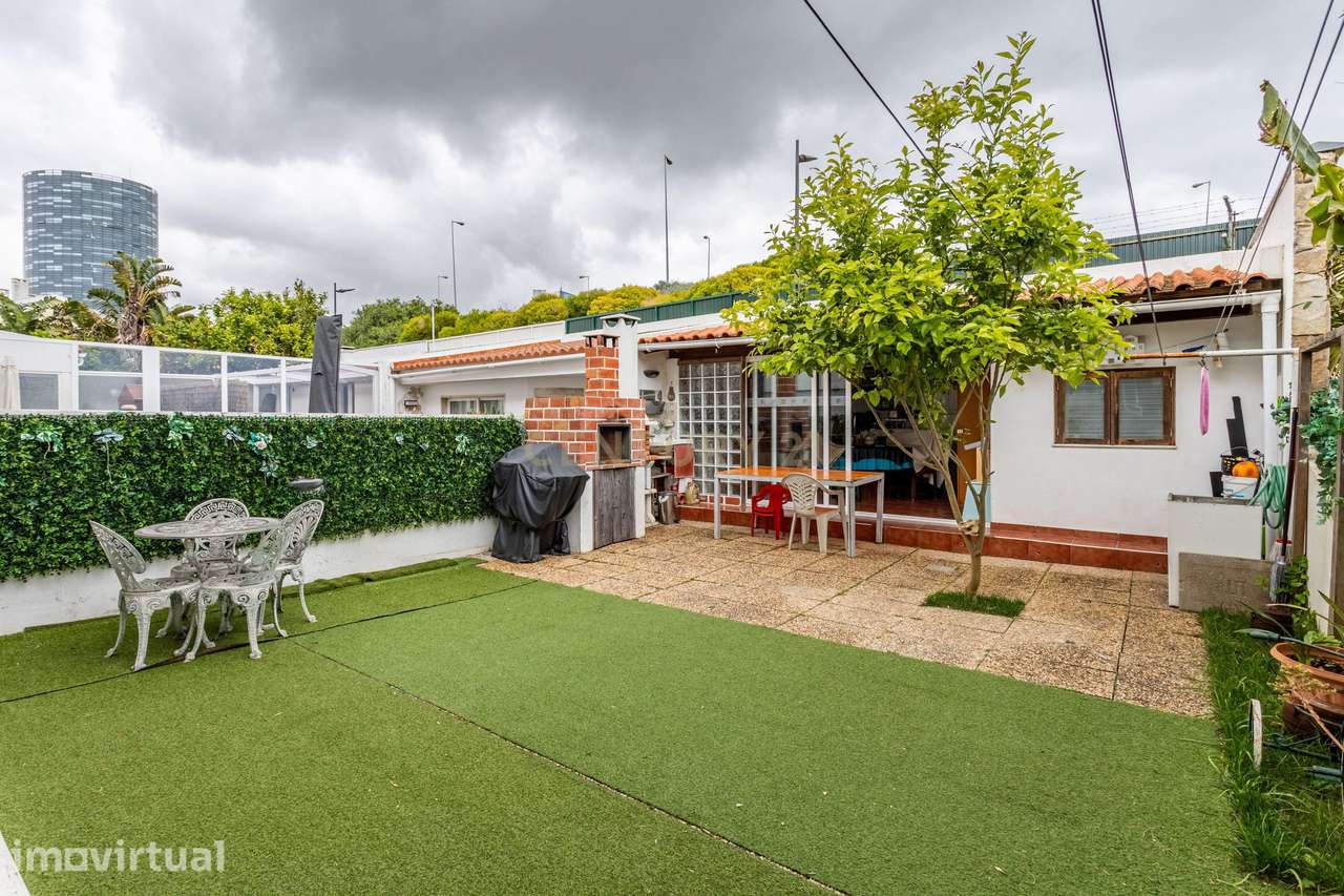 Moradia T4 em Oeiras com Excelente Localização - Grande imagem: 4/44