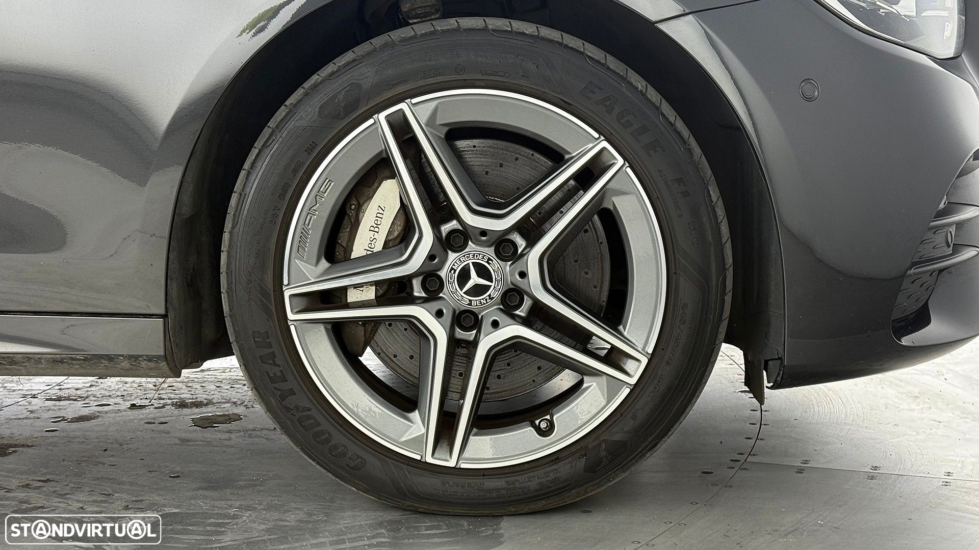Mercedes-Benz E 300 de AMG Line - 17
