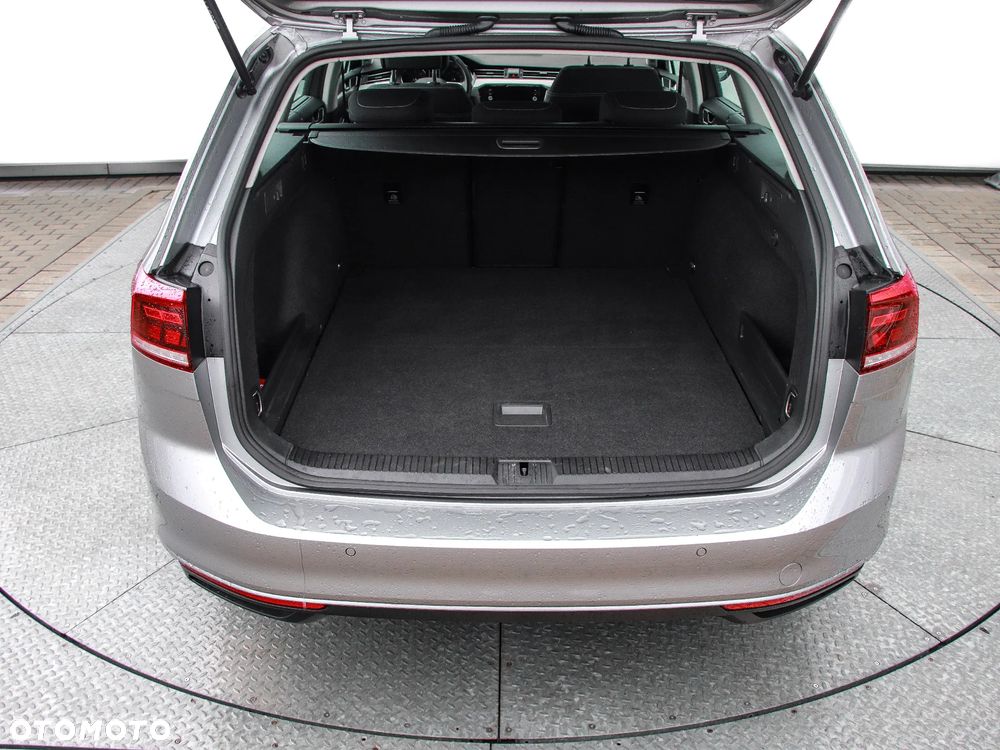 Volkswagen Passat 2.0 TDI Business DSG - 9