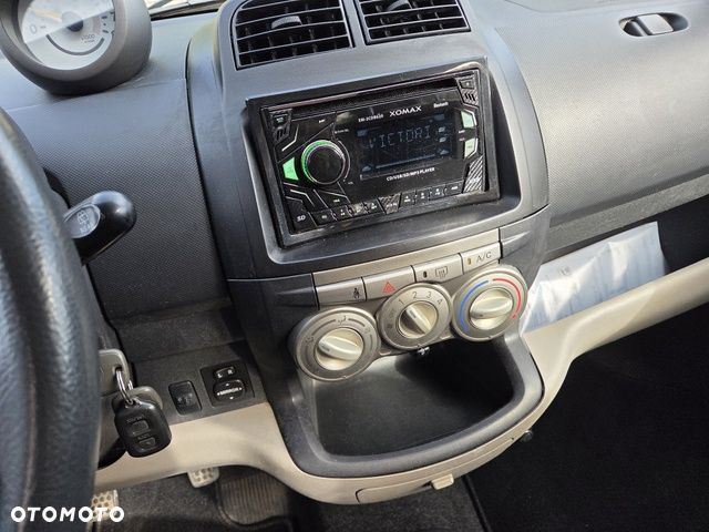 Daihatsu Sirion - 21
