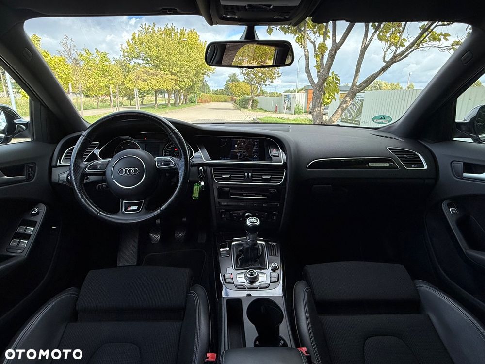 Audi A4 Avant 2.0 TDI DPF quattro S line Sportpaket - 6