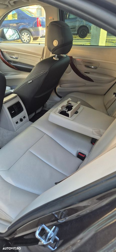 BMW Seria 3 320d Aut. Modern Line - 13