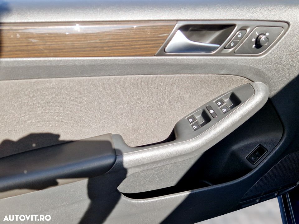 Volkswagen Jetta - 15