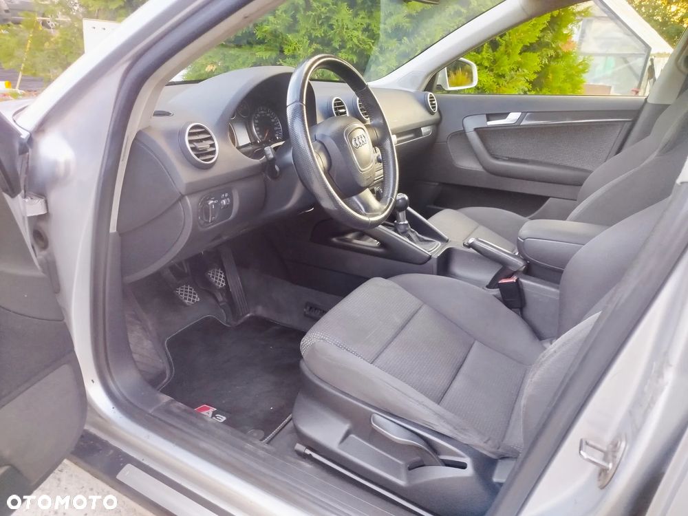 Audi A3 Sportback 2.0 TDI DPF quattro Ambition - 7