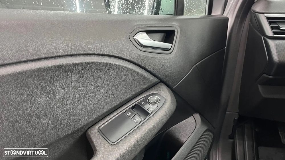 Renault Clio - 25