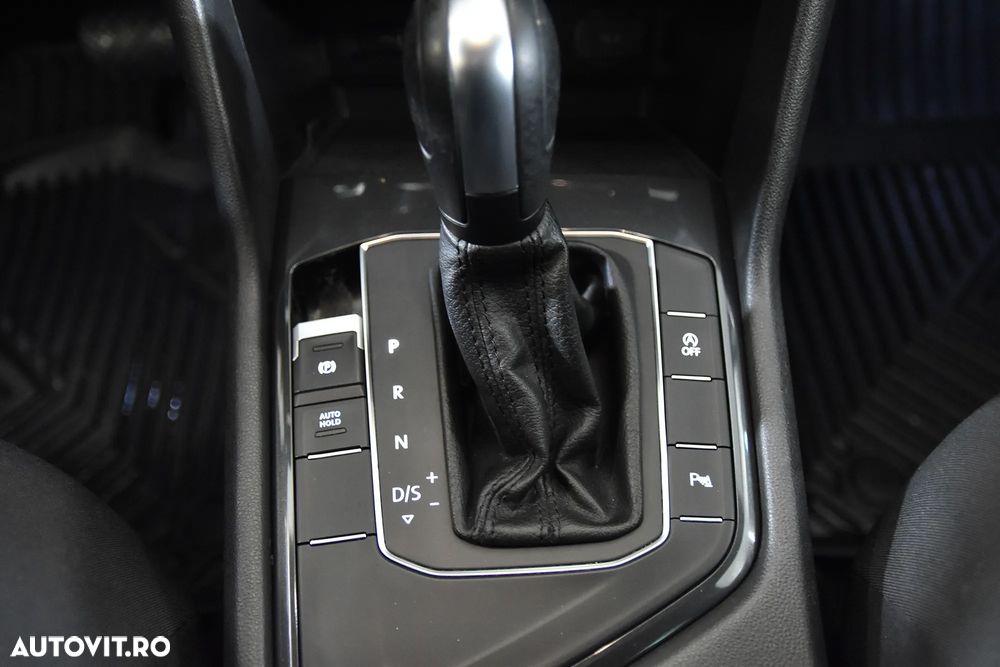 Volkswagen Tiguan - 16
