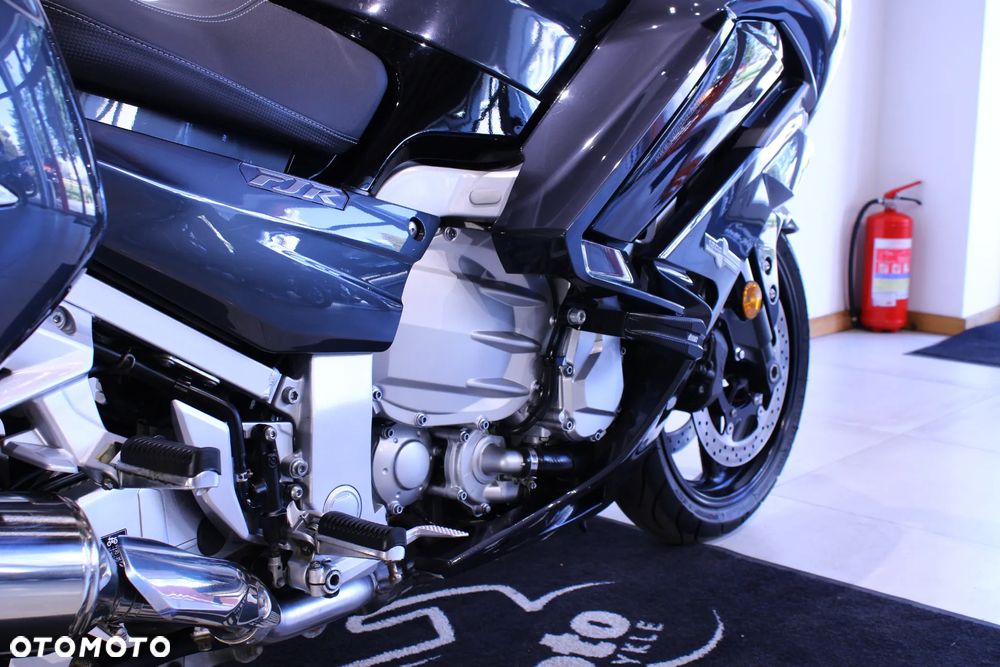 Yamaha FJR - 23