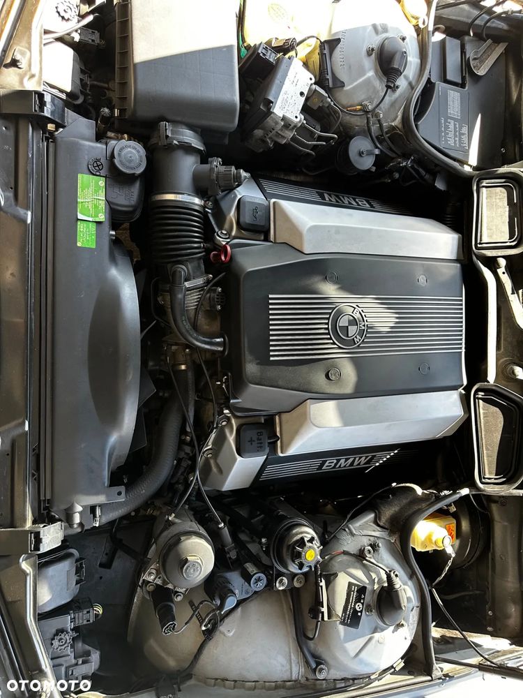 BMW Seria 7 740i V8 - 33