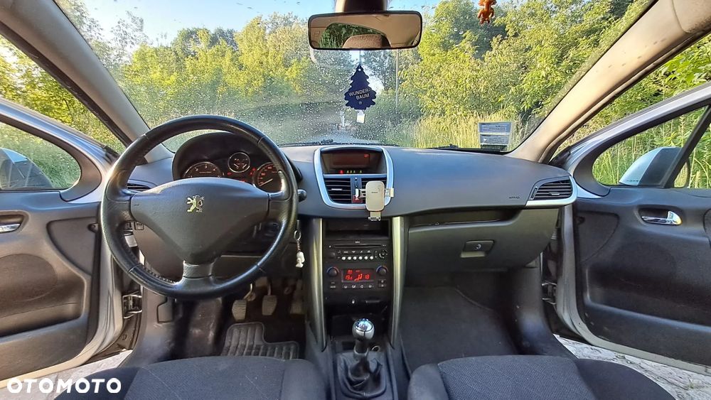 Peugeot 207 - 17