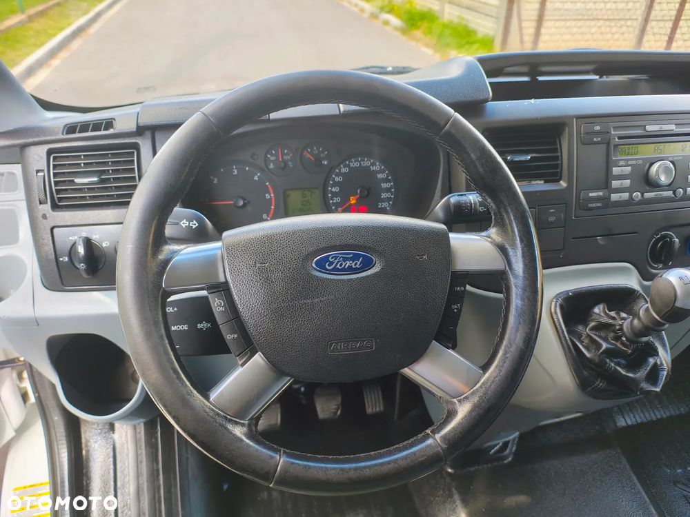 Ford Transit - 18