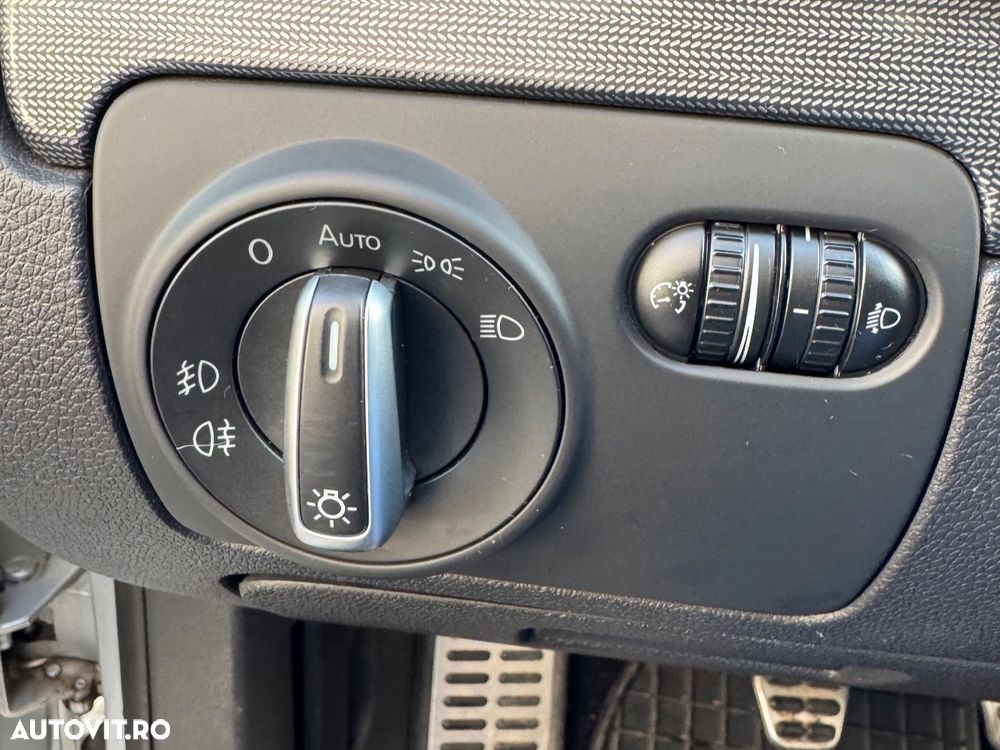 Volkswagen Golf 1.6 TDI DPF Style - 12