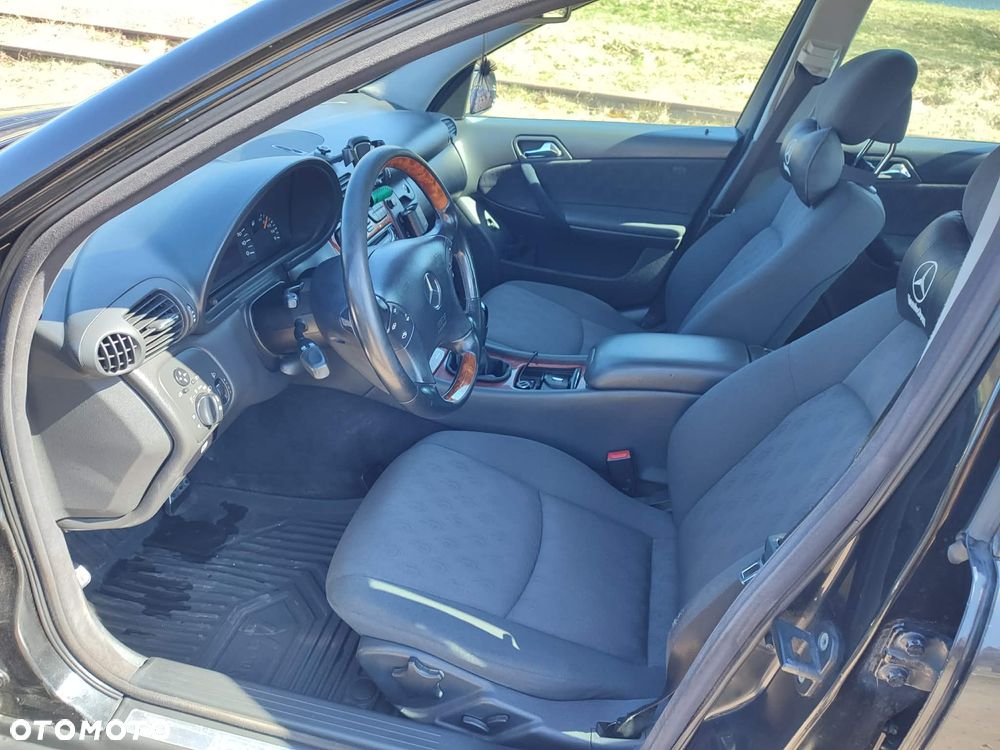 Mercedes-Benz Klasa C 180 Kompressor Classic - 4