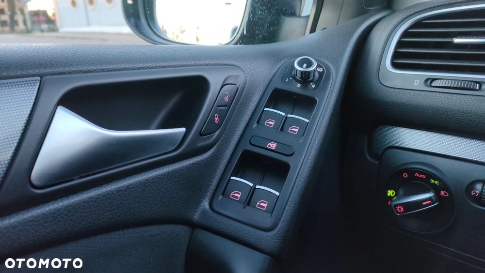 Volkswagen Golf 1.6 TDI DPF Style - 13