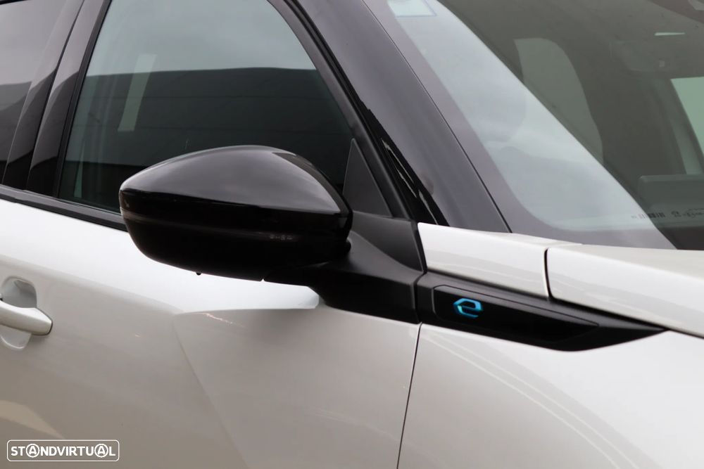 Peugeot e-2008 50 kWh GT - 39