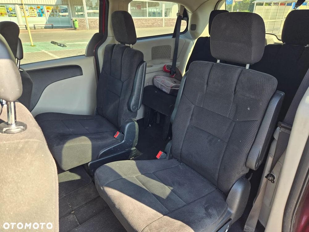 Dodge Grand Caravan - 9