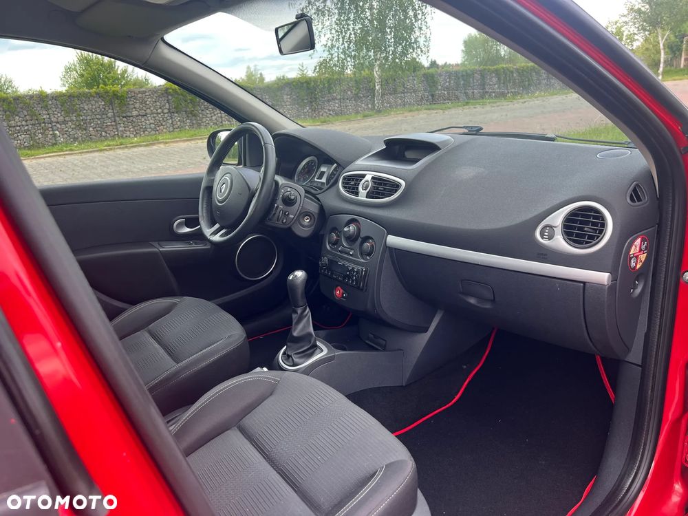 Renault Clio - 16