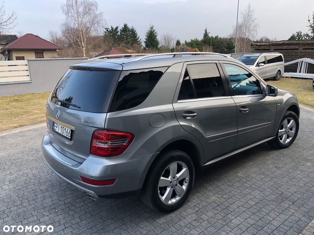 Mercedes-Benz ML 350 BlueTEC 4Matic 7G-TRONIC DPF Grand Edition - 29