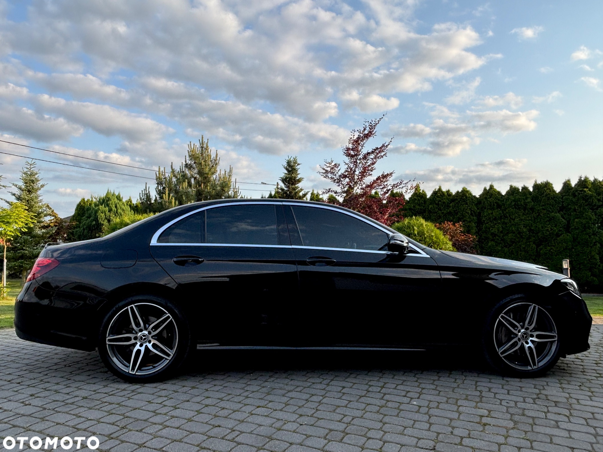 Mercedes-Benz Klasa E 220 d 9G-TRONIC AMG Line - 9
