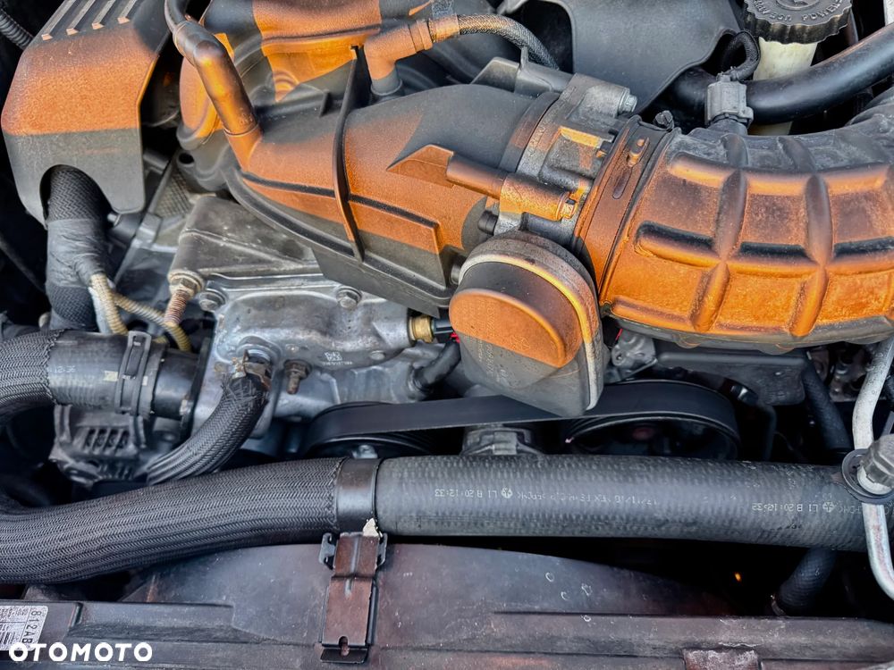 Jeep Grand Cherokee SRT - 28