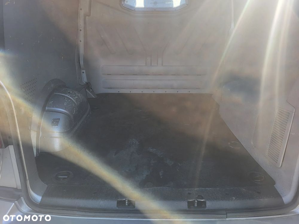 Volkswagen Transporter - 33