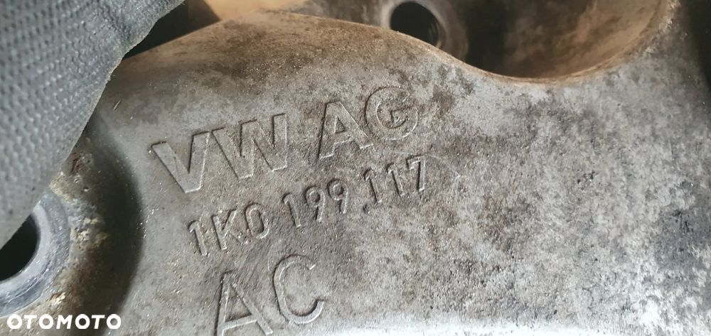 Łapa poduszka silnika VW Passat B6 2.0 TDI 1K0199117 3C0199555AA - 5