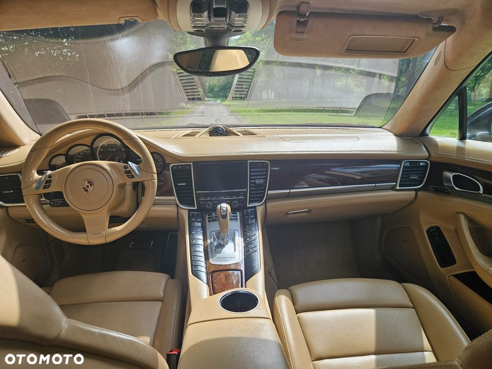 Porsche Panamera Turbo - 25