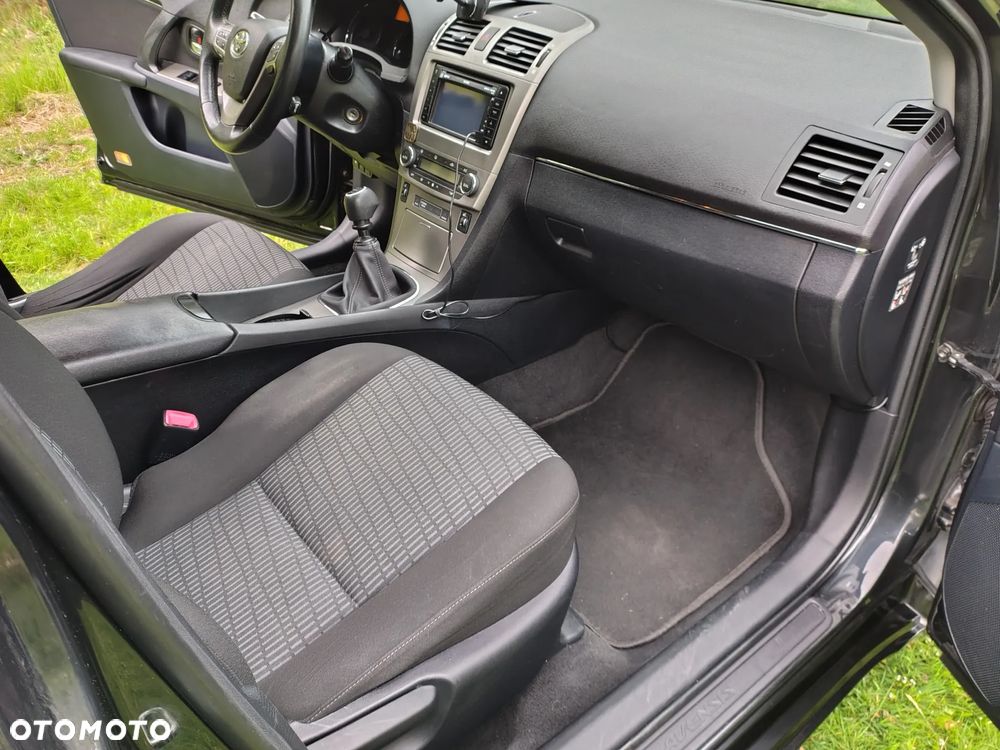 Toyota Avensis 1.8 Sol plus NAVI - 9