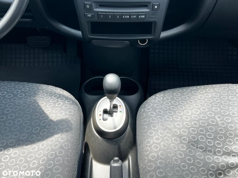 Toyota Yaris 1.0 Sol MM - 16