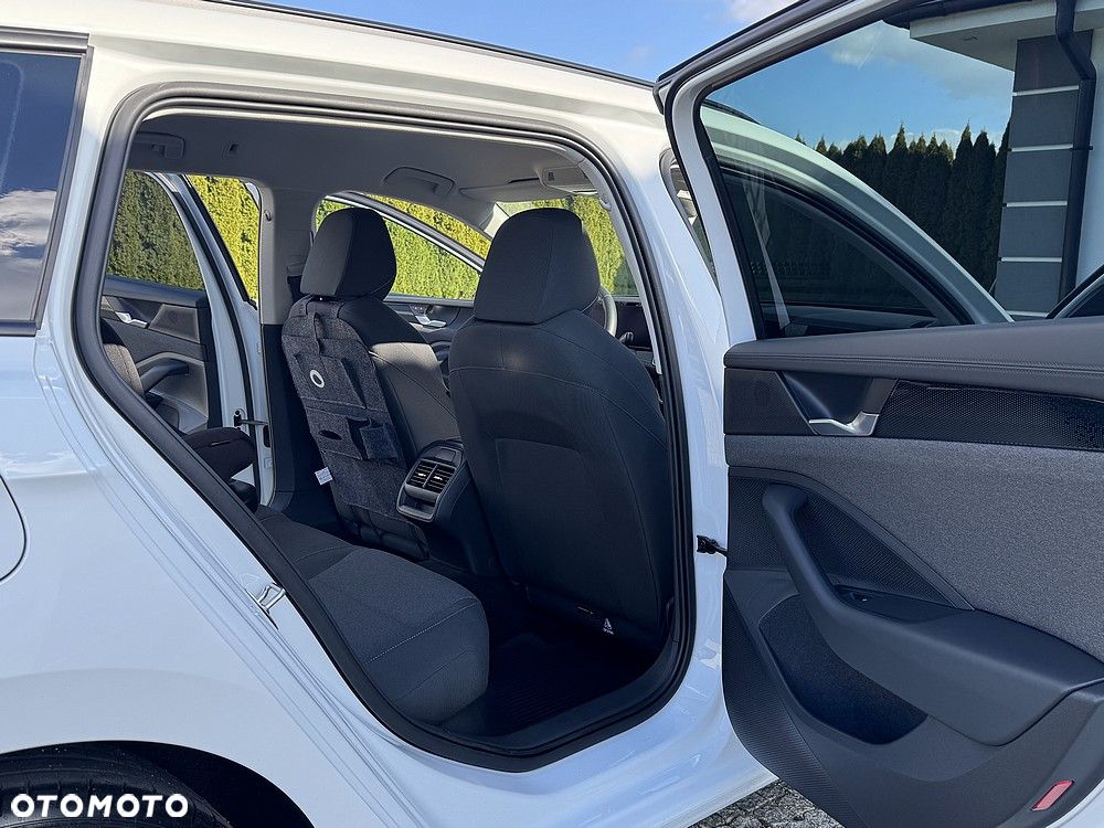 Volkswagen Passat - 15