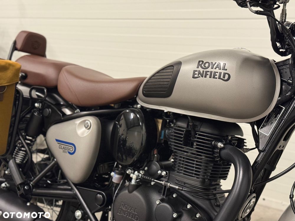 Royal Enfield Classic - 16