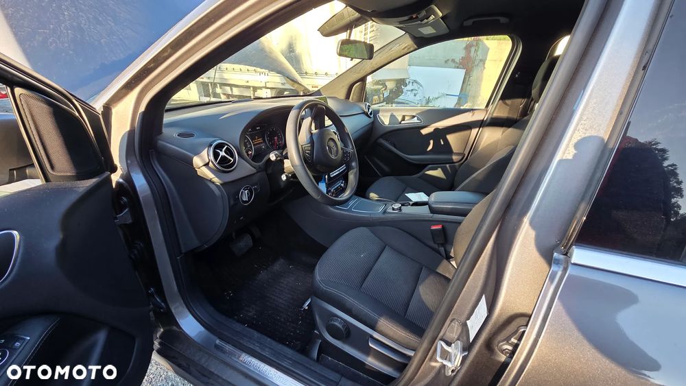 Mercedes-Benz Klasa B 180 (BlueEFFICIENCY) 7G-DCT - 8