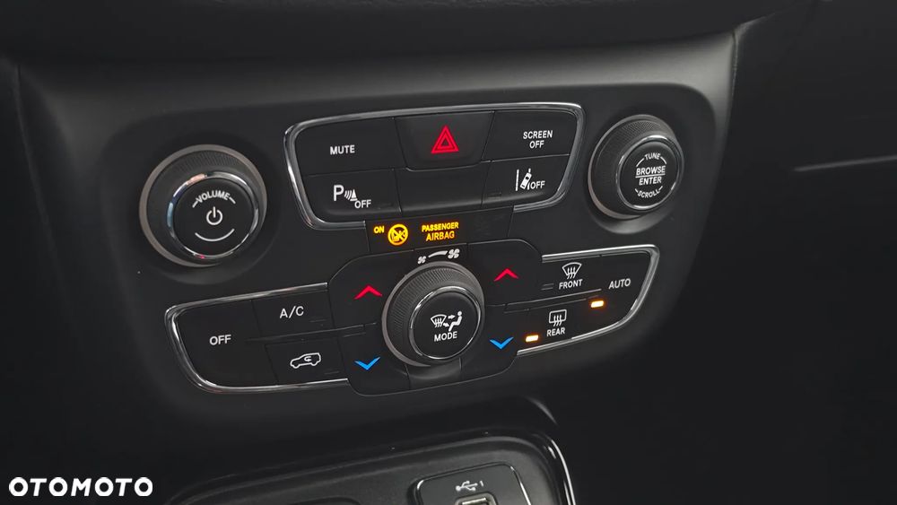 Jeep Compass 2.0 MJD Night Eagle 4WD S&S - 37