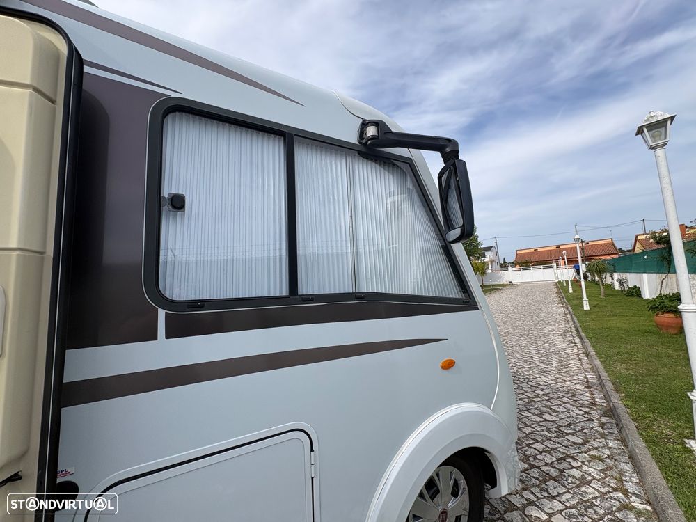 Burstner Aviano Aviano 727 cama central - 13