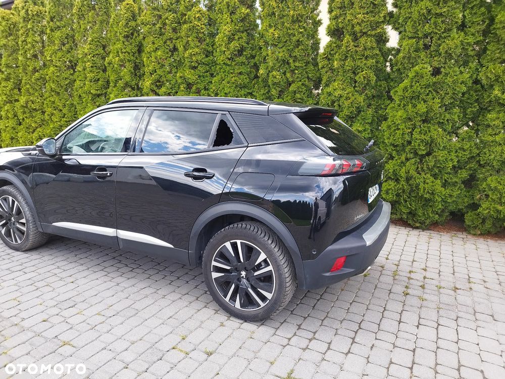 Peugeot 2008 PureTech 155 EAT8 GT - 4
